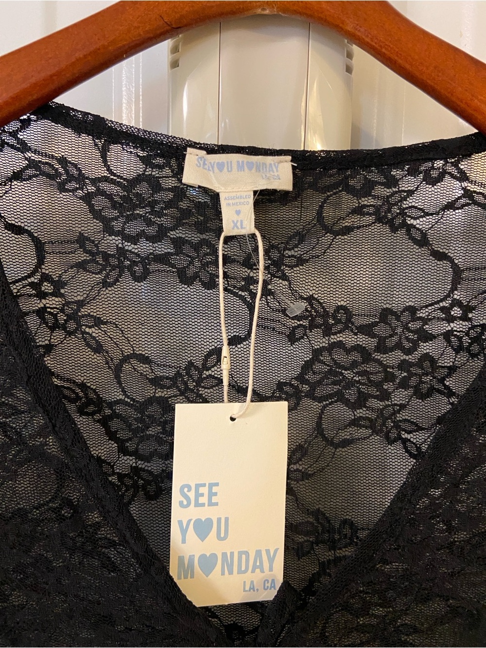 🖤 Sheer Lace Tie-Front Ruffle Top🖤 - Picture 6 of 16